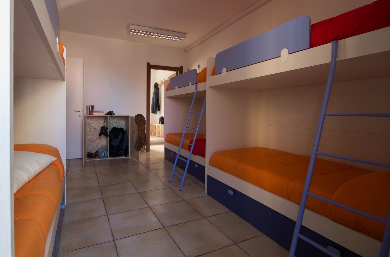 Hostel Sardinia Куарту-Сант'Елена Екстер'єр фото